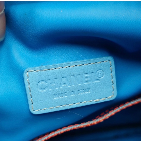 Vintage nylon Chanel travel line shoulder bag with red, fair condition - Picture 10 of 11